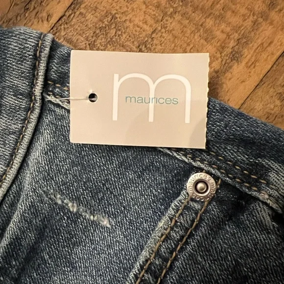 Maurices Classic Blue Denim Shorts - Picture 4 of 5